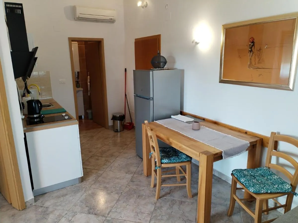 Apartments Bartol Rovigno Croazia