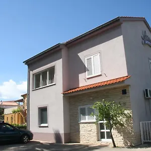 apartments-irena-krk.primorje-gorskikotar.com/